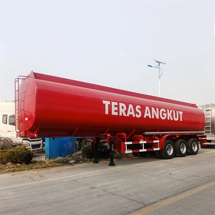 Everything You Need to Know About Construction Water Trucks