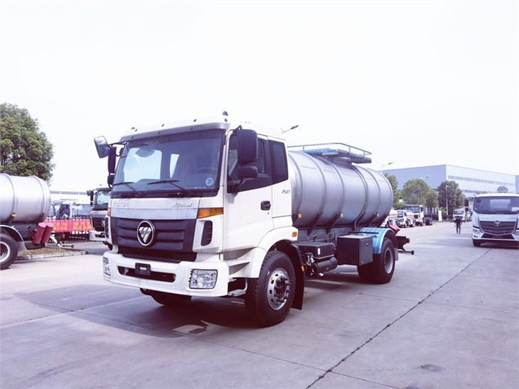 Understanding Airplane Fuel Trucks: Essential Equipment for Aviation Fueling